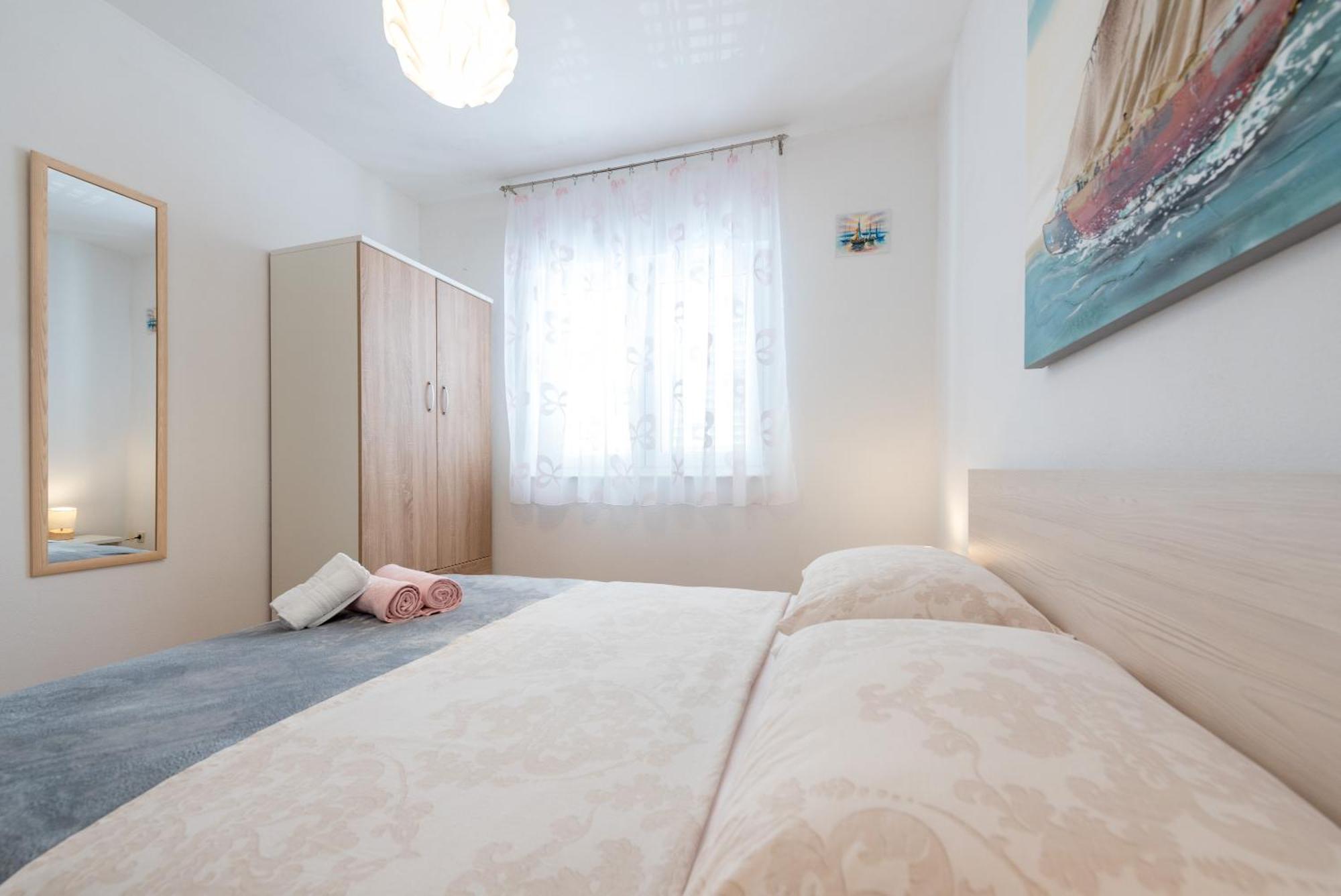 Luxury Apartment With Garden Jacuzzi And Wellness Trogir Eksteriør billede
