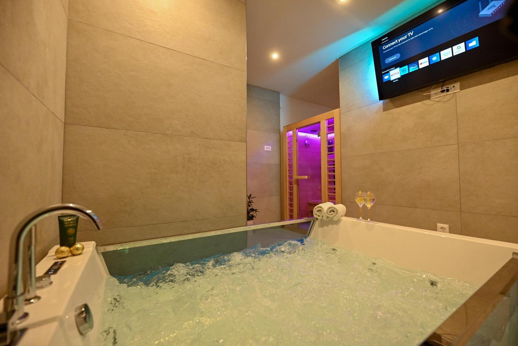 Luxury Apartment With Garden Jacuzzi And Wellness Trogir Eksteriør billede