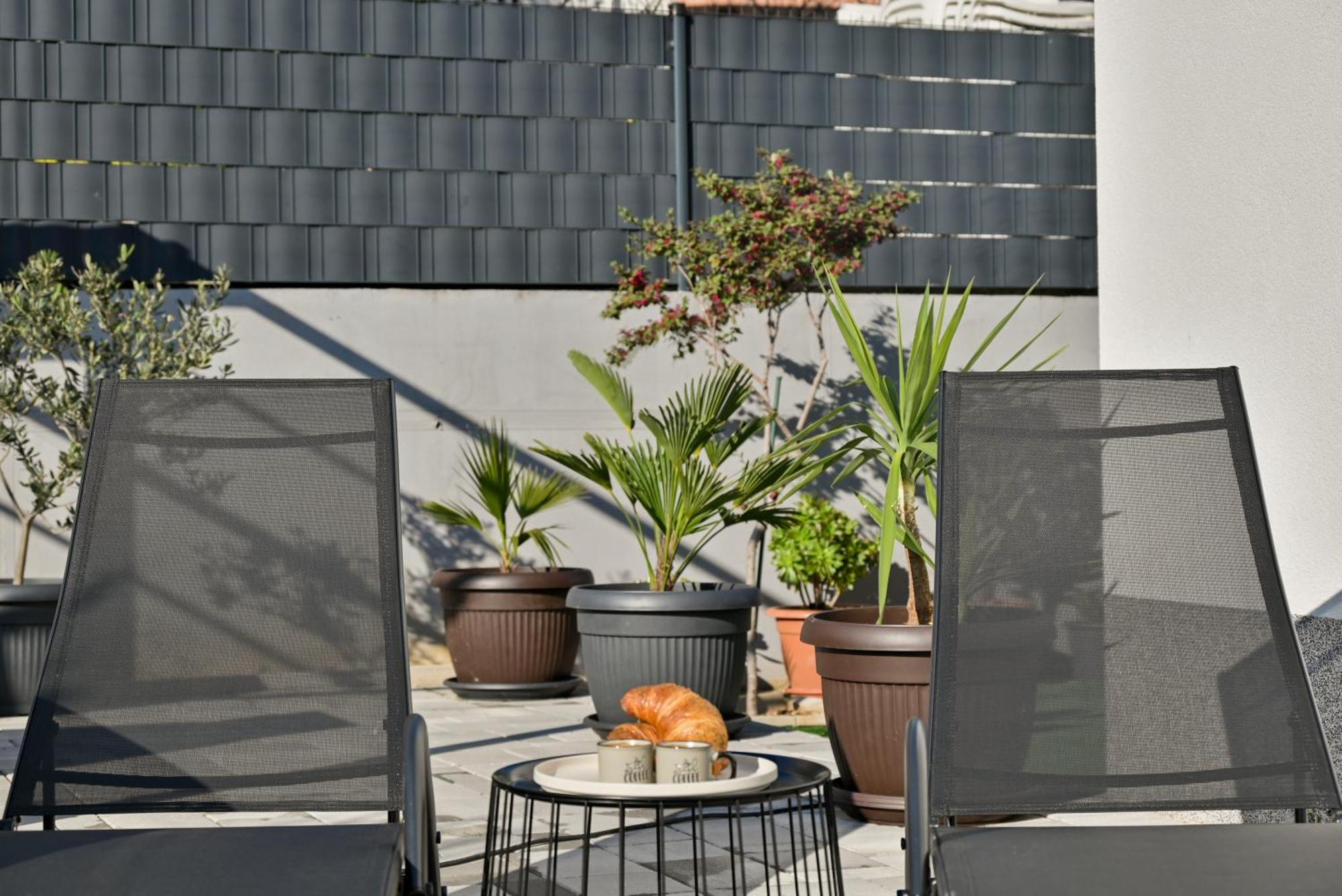 Luxury Apartment With Garden Jacuzzi And Wellness Trogir Eksteriør billede